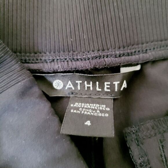 Athleta Brooklyn Bermuda Shorts 4 Black Stretch Lightweight Zip Pockets Pull-On - Picture 6 of 10